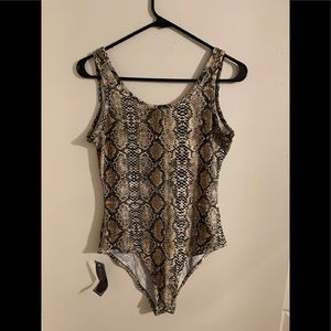 Qween.m bodysuit snake print